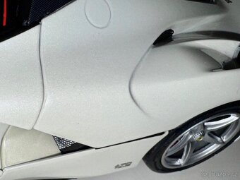 Ferrari LaFerrari Aperta - BBR 1:18 - 9