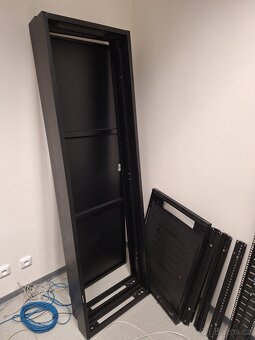 RACK 19" - Serverová skříň + teleskop. ližiny... - 9