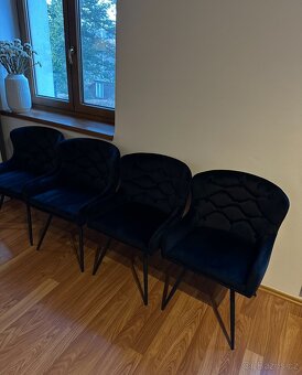 4 čalouněné jídelní židle (křesla), černý velur - 9