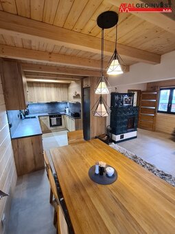 Dvě horské chaty navzájem propojené , 240m2, pozemek 834m2 - 9