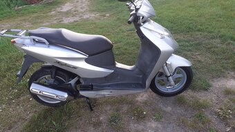 Honda Dylan 125 - 9