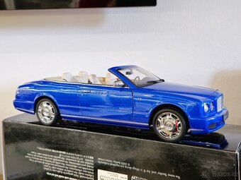 Bentley Azure 2006 1:18 Minichamps - 9