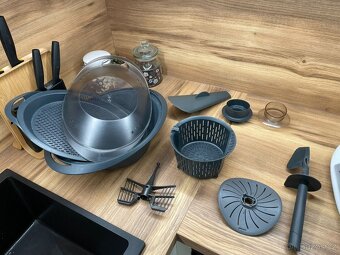 Vorwerk Thermomix TM5 + příslušenství - 9