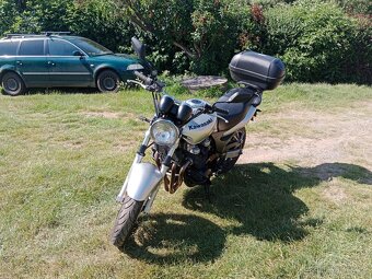 Kawasaki zr7 - 9