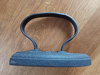 STAROŽITNÁ NAHŘÍVACÍ ŽEHLIČKA 19. STOL. FRANCIE - 9