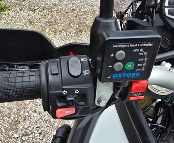 TRIUMPH TIGER 800 - 9