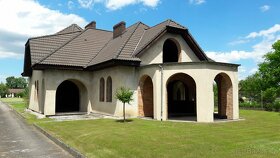 Atraktivní velký pozemek dům a garáže v polské Nyse - 9