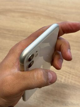 iPhone 11 64GB (baterie 100%) - 9