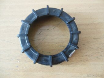 Zapalovací cívka, třmem zadní nápravy.pružiny, ložisko - 9