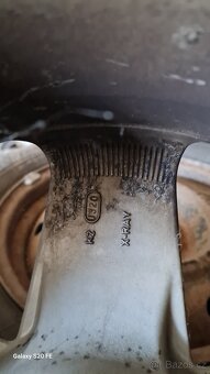 AUDI ORIG ALU 235/45/17 97V XL - ET-45, ZIMNÍ - Č- 79 - 9