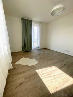 Brandýs: Pronájem byt 4+kk 98 m²: 2 koupelny - 9