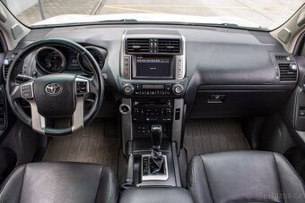Toyota Land Cruiser 3.0I D-4D 190k Premium A/T 5m - 9
