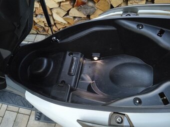 Kymco Downtown 300i - 9