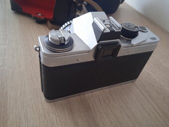 Staré fotoaparáty s příslušenstvím a původním obalem - 9