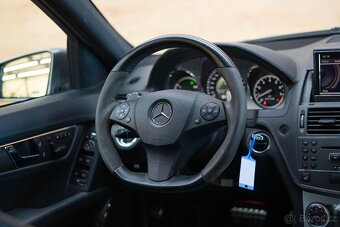 Mercedes-Benz C trieda Kombi 63 AMG - 9