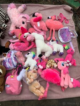 Plyšáci: Albi, Mimoni, Barbie, Štístko a Poupěnka, Furby - 9