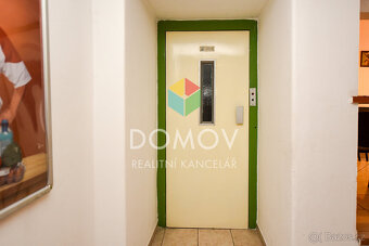 Komerční prostor, ordinace s příslušenstvím, 21 m2 v Beroun - 9
