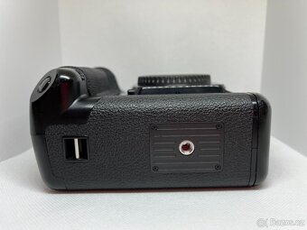 Canon EOS 1 HS - 9