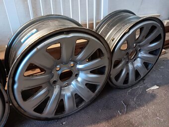 Hyundai hybrid 17" - 9