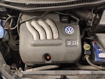 Volkswagen New Beetle - 9