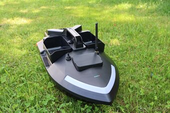 Nová zakrmovací loď s GPS, ČESKÝ NÁVOD, SILNÁ BATERIE - 9