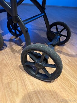 Kočárek Roan Bass Next - 9