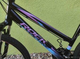 Značkové kolo Rock Machine 26"/18" (černá/fialová) - 9
