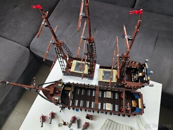 LEGO 10210 Imperial Flagship - 9