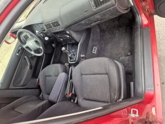 VW Golf 4 Variant, 1.9TDI 85kw benzín, r.v.2003 BEZ KOROZE - 9