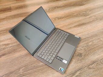 Lenovo Yoga Slim 6 - OLED - core i5-1240p / 16GB ram/512 SSD - 9