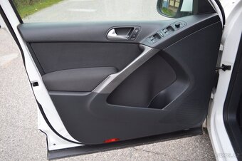 Volkswagen Tiguan 2.0TDI 4x4 R-Line ,manuál ,bez koroze - 9