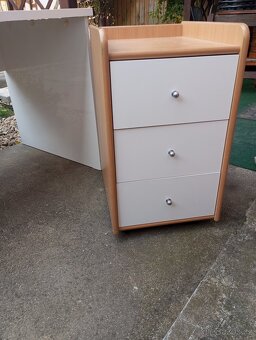 Pracovní stůl s kontejnerem - 9