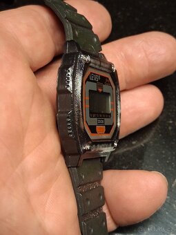 Digitální hodinky LEVIS - 9