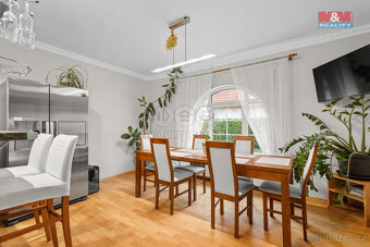 Prodej rodinného domu, 329 m², Jeneč, ul. Západní - 9