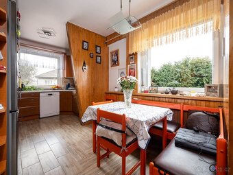 Prodej rodinného domu, 4+1, Stavbařů, Sezemice, ev.č. 00512 - 9
