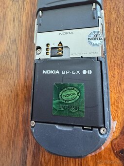 Nokia 8800 Gold – Luxus, který vás ohromí - 9