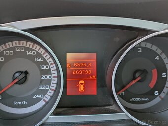Peugeot 4007 - 9