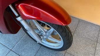 Honda SH 125i / po 1.majiteli / 2x klíč /nové pneu/ serviska - 9