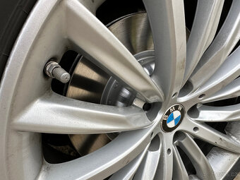 BMW 530 xDrive, 195kW,Plný servis BMW,r.v.2017 - 9