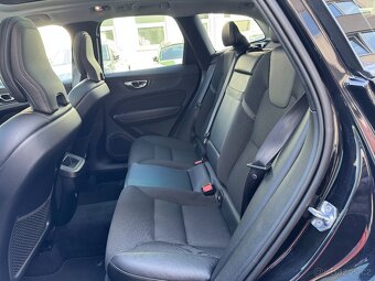 Volvo XC60 2.0 AWD 140kW Geartronic Panorama Kamera Tažné - 9
