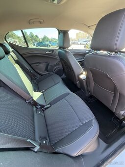 Opel ASTRA Innovation 1.4 92kW - 9