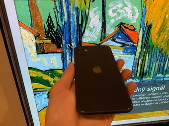 iPhone 11 64 GB Černý - 9