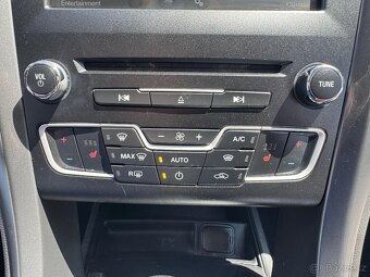 Ford Mondeo Kombi 2.0 TDCi 110kW TITANIUM serviska - 9