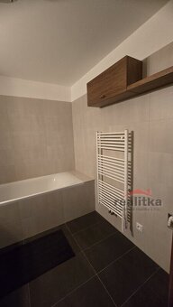 Pronájem krásného, zařízeného bytu 2+1, 65m2 s parkováním, O - 9