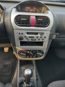 Opel Corsa 1,4i Twinport 66kW, r.v.2004, 166000 km - 9