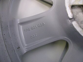 4x alu disky VW Touareg 7,5x17 ET50 5x130x71,5 - 9