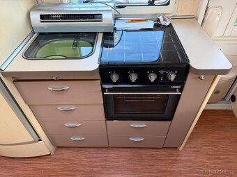 Karavan Hobby 575 VIP ( 2012 ) - 9