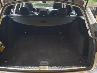 MB E220d W213 4Matic kombi panorama Webasto tažné +DPH - 9