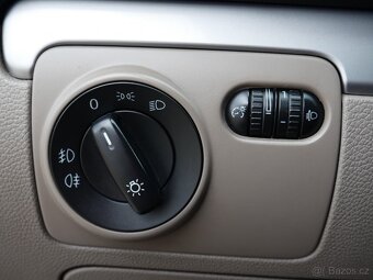 Volkswagen Golf 1.6TDi , 77 kW nafta, 2011 - 9