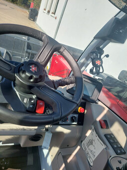 Teleskopický manipulátor Massey Ferguson MF TH.7038 S5 Effic - 9